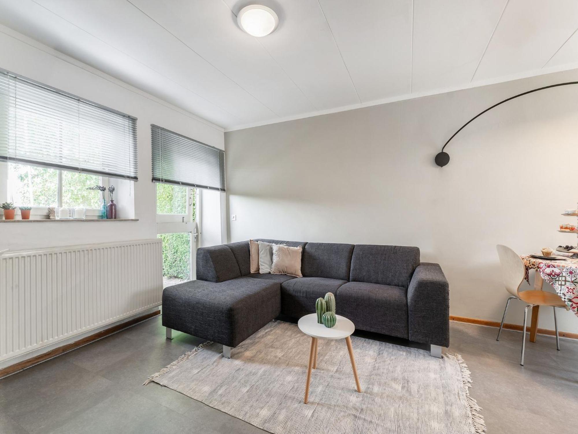 Vakantiehuis Homes In With A Picturesque Garden *