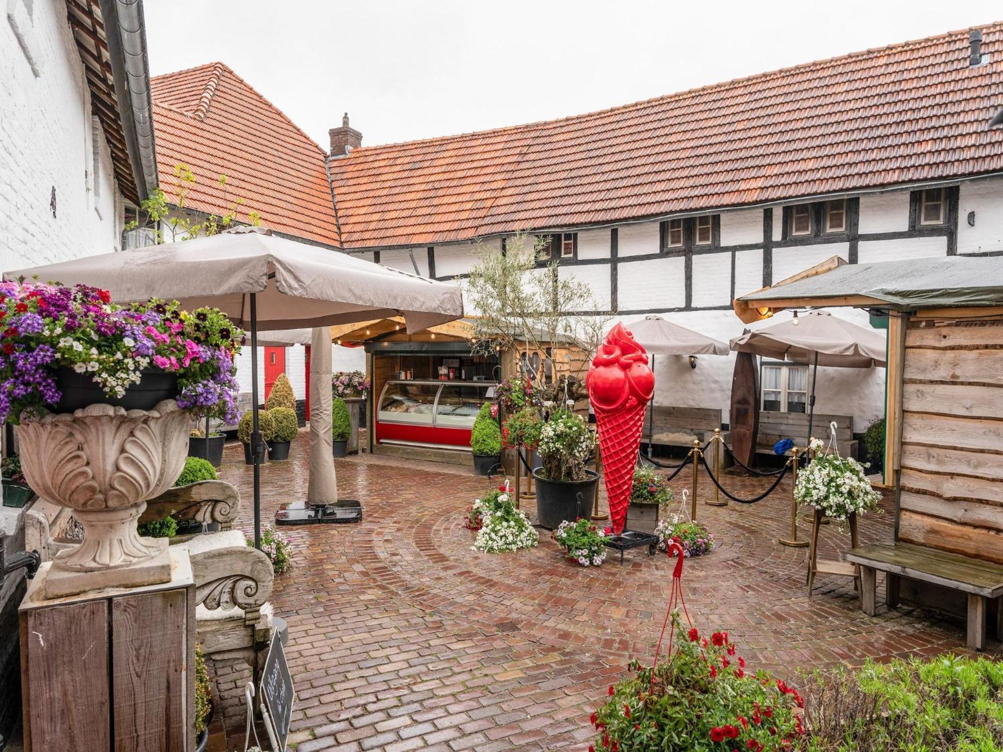 Vakantiehuis Homes In With A Picturesque Garden Ubachsberg