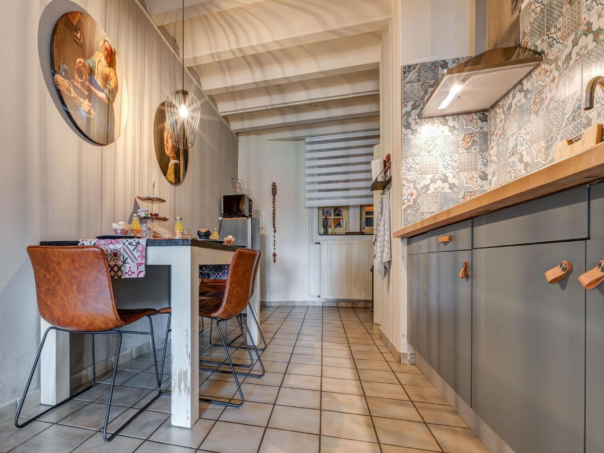 Vakantiehuis Homes In With A Picturesque Garden *